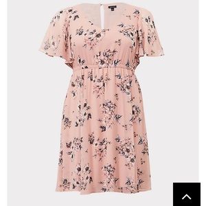 Torrid Size 1 Blush Floral Chiffon Skate Dress